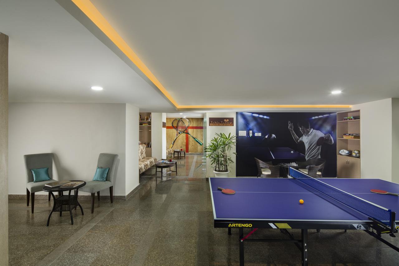 Sandal Suites By Lemon Tree Hotels Noida Exterior foto